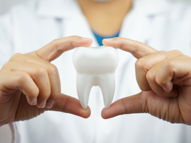 https://emergencydentistlittlerock.com/wp-content/uploads/2020/11/body-1-640x480.jpg